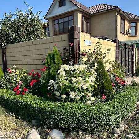 Kurak Homestay Bishkek Exterior photo