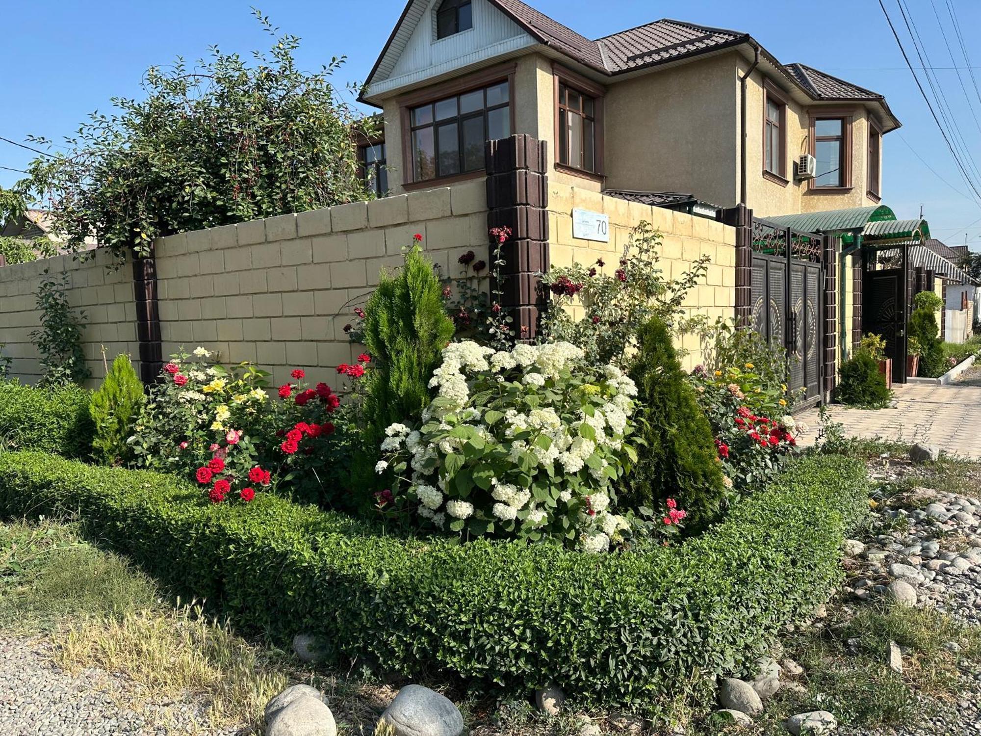 Kurak Homestay Bishkek Exterior photo
